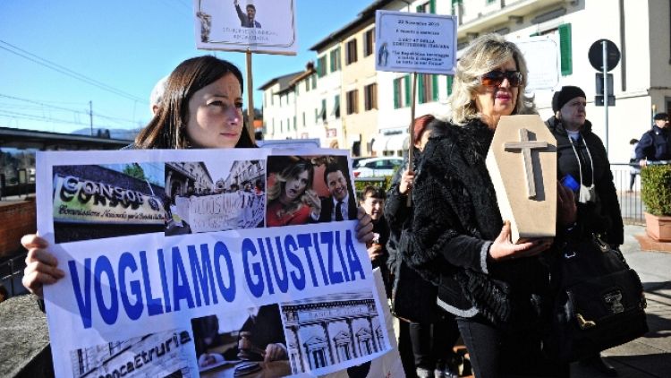 Motivazioni tribunale Arezzo che ha assolto 22 imputati su 23
