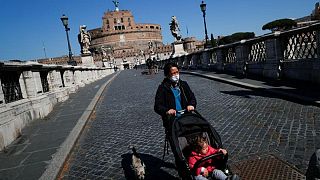 إيطاليا تسجل 129 وفاة جديدة بكورونا و23195 إصابة