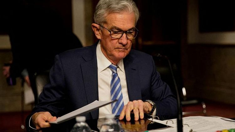 Fed ve tres alzas de tasas en 2022, comienza su lucha contra la inflación