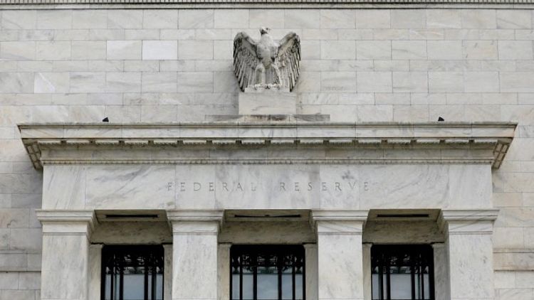Fed sube levemente proyección de alza de PIB y de inflación para 2022 en EEUU