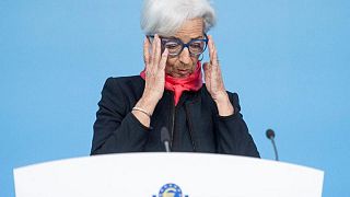 Lagarde dice es poco probable alza de tasas en 2022, pero deja la puerta abierta