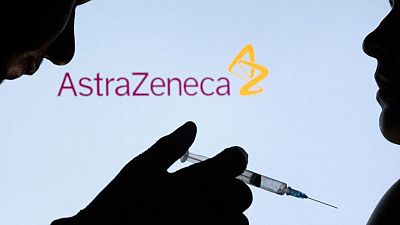 Un cóctel de anticuerpos de AstraZeneca funciona contra ómicron en un estudio
