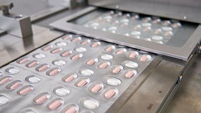 Reino Unido apuesta por las píldoras anti-COVID para pasar un invierno de ómicron