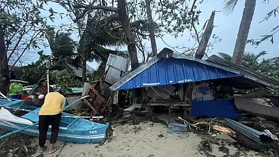 الشرطة: زيادة عدد الوفيات جراء الإعصار راي في الفلبين إلى 208