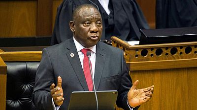 رئيس جنوب أفريقيا يعود لعمله بعد تعافيه من فيروس كورونا