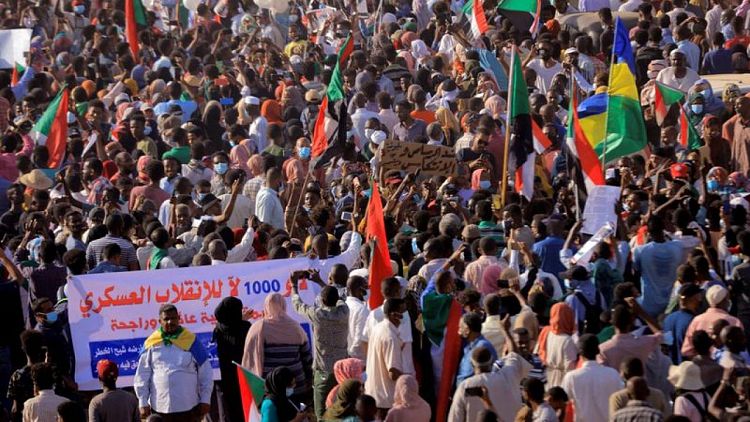 لجنة أطباء السودان تقول إن شخصا قتل بالرصاص في احتجاجات الأحد