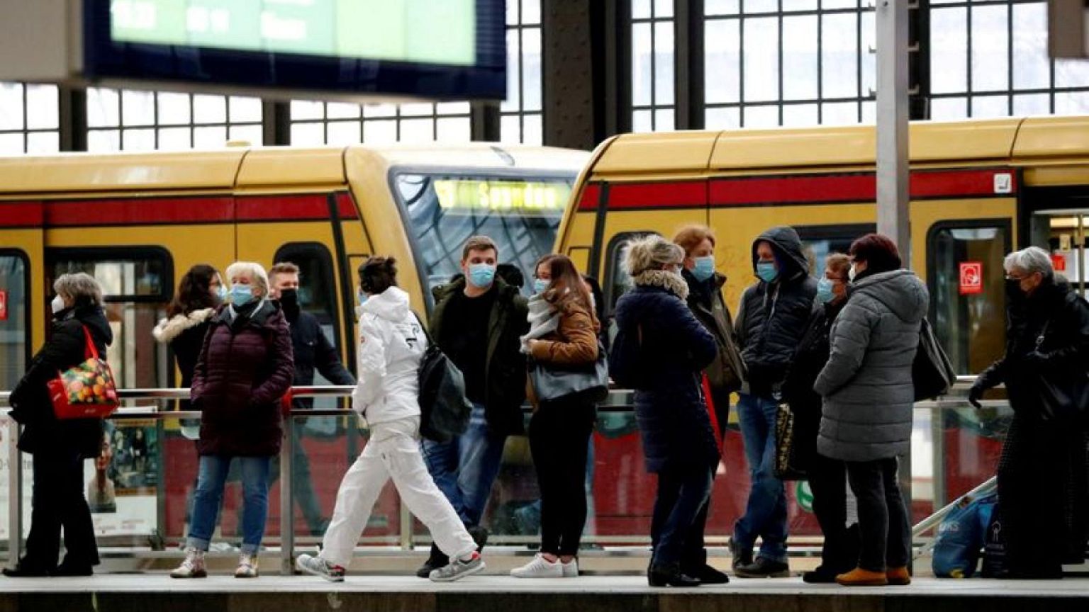 No lockdown before Christmas, Germany says