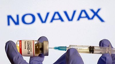 Novavax empezaría a suministrar vacunas COVID-19 a la UE en primer trimestre de 2022