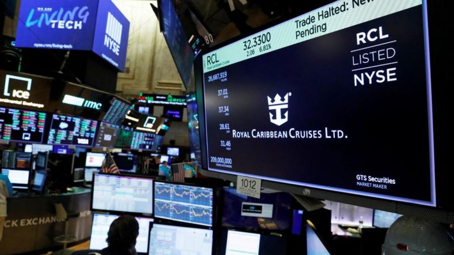 Royal Caribbean dice que 48 pasajeros dan positivo en la variante ómicron en un barco