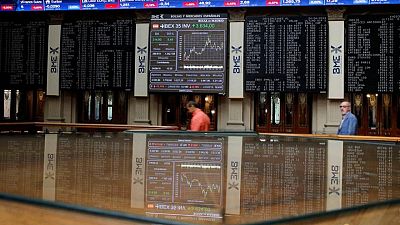 El Ibex cierra en rojo ante ómicron y temores inflacionistas