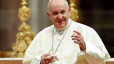 Gasten en educación y no en armas, dice el Papa a gobernantes en mensaje anual de paz