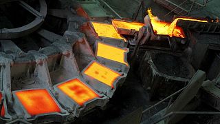 Metales industriales suben a medida que inversores recuperan apetito por el riesgo