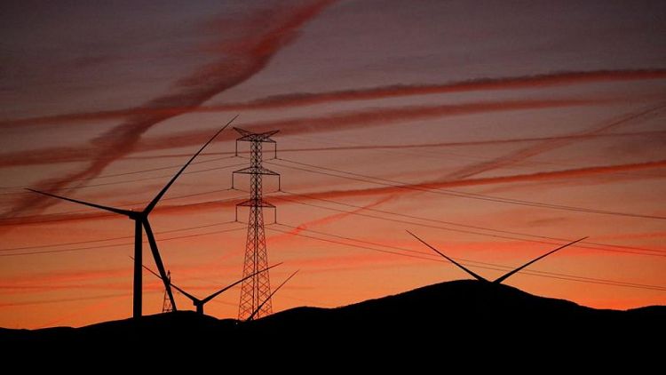 España amplía la rebaja fiscal a la electricidad hasta mayo de 2022