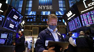 Wall Street abre al alza; Nike y Micron lideran ganancias