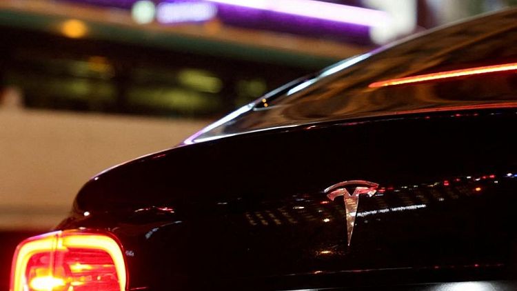 EEUU abre una investigación sobre 580.000 vehículos Tesla por una función de juego