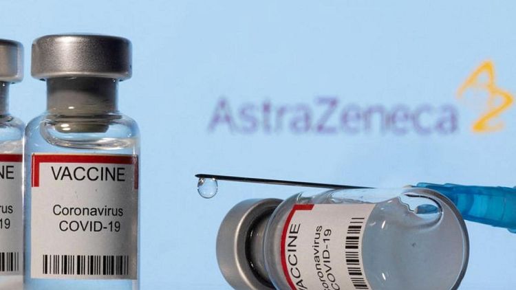 La tercera dosis de la vacuna de AstraZeneca funciona contra ómicron en un estudio