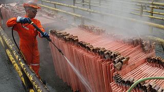 Excedentes en el horizonte podrían apagar el fuego de los precios del cobre