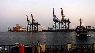 ميناء بورسودان يكافح للتعافي من حصار واضطرابات