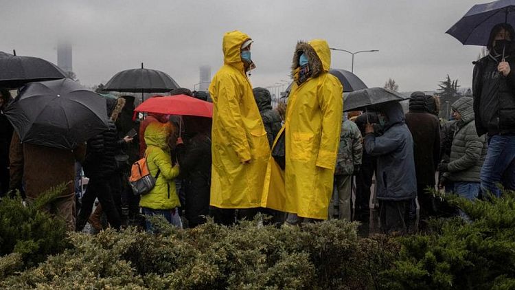 Río Tinto paraliza una mina de litio en Serbia tras protestas -medios