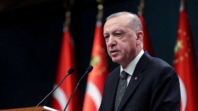 Turquía congela los activos de 770 personas y de una fundación con sede en EEUU