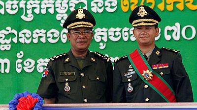 الحزب الحاكم في كمبوديا يختار بالإجماع ابن رئيس الوزراء لخلافة والده