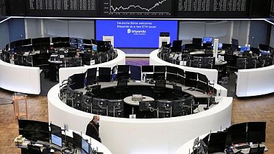 European shares drop in thin trade as pandemic uncertainties rise