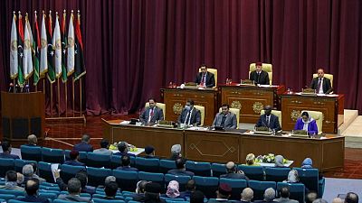 برلمان ليبيا يعلق جلساته دون انفراج الأزمة السياسية برلمان ليبيا يعلق جلساته دون انفراج الأزمة السياسية