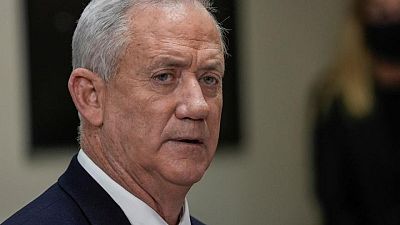 وزير الدفاع الإسرائيلي يجتمع مع الرئيس الفلسطيني