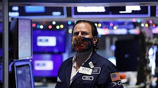 Dow Jones avanza hacia máximo récord en sesión de bajos montos negociados