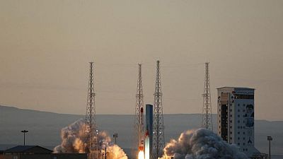 Irán dice que un cohete envió tres dispositivos de investigación al espacio