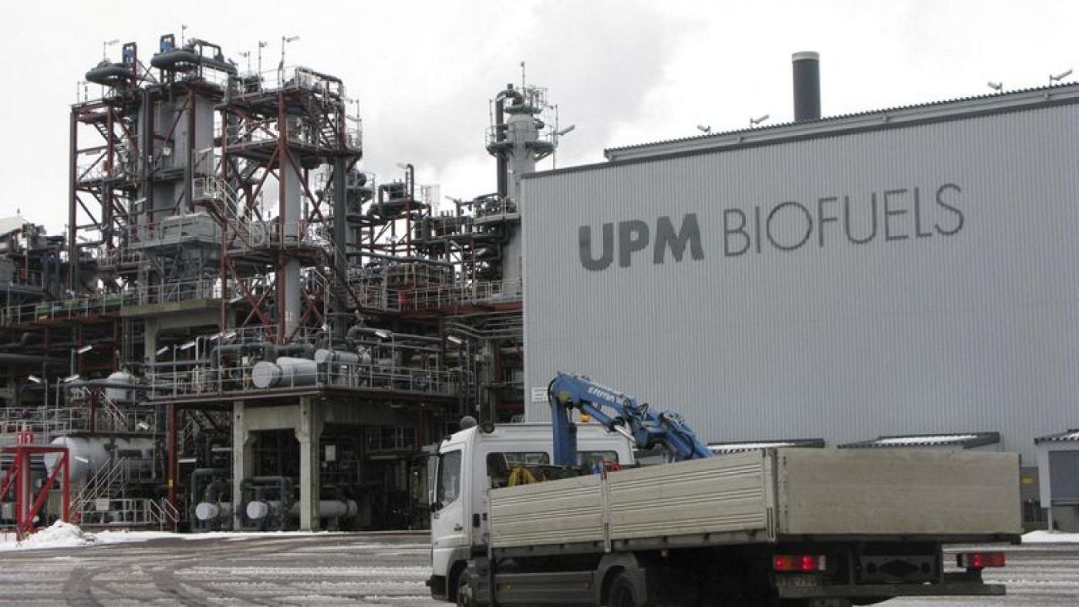 More than 50,000 Finnish industrial workers threaten to strike over wage dispute