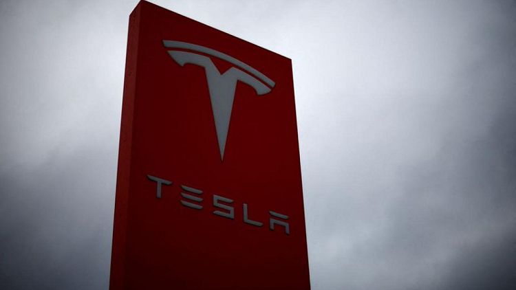Tesla retira casi medio millón de coches por problemas de seguridad