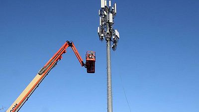 U.S. airline group seeks 5G wireless deployment delay near airports U.S. airline group seeks 5G wireless deployment delay near airports