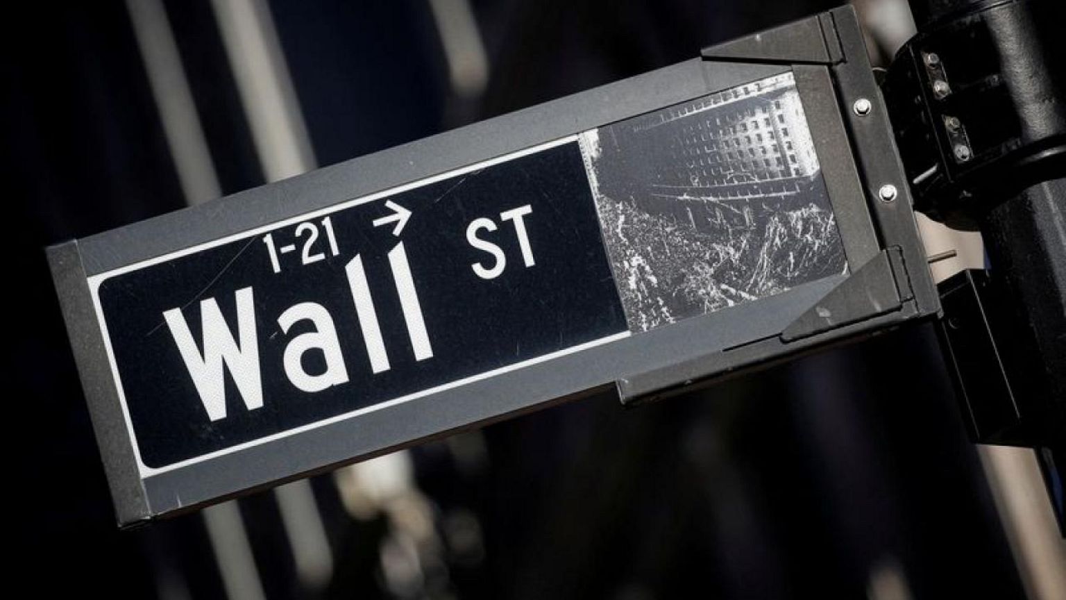 Global M&A volumes hit record high in 2021, breach $5 trillion for first time