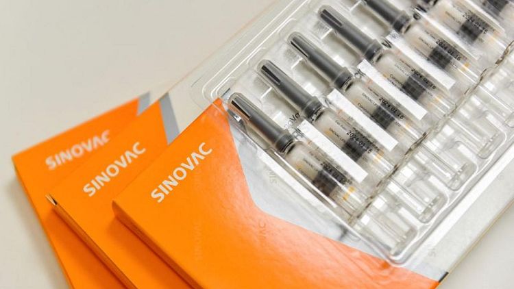 La vacuna COVID-19 de Sinovac con refuerzo de Pfizer es menos eficaz contra ómicron: estudio