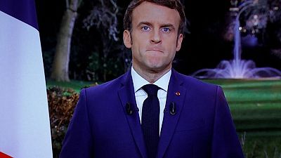 ماكرون: فرنسا تواجه أسابيع صعبة مقبلة بسبب كوفيد-19