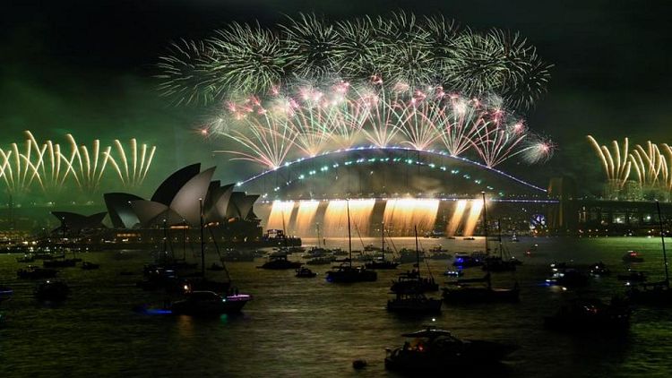 جائحة كورونا تفسد احتفالات العام الجديد وجنوب أفريقيا تقدم بارقة أمل