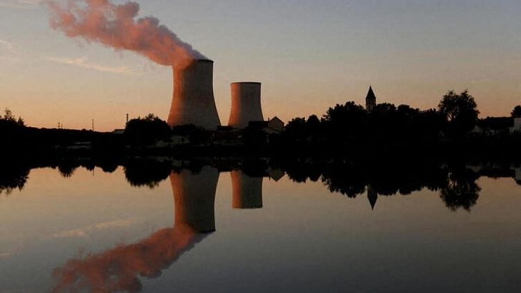 La UE prepara un plan para calificar de ecológicas las inversiones en gas y energía nuclear