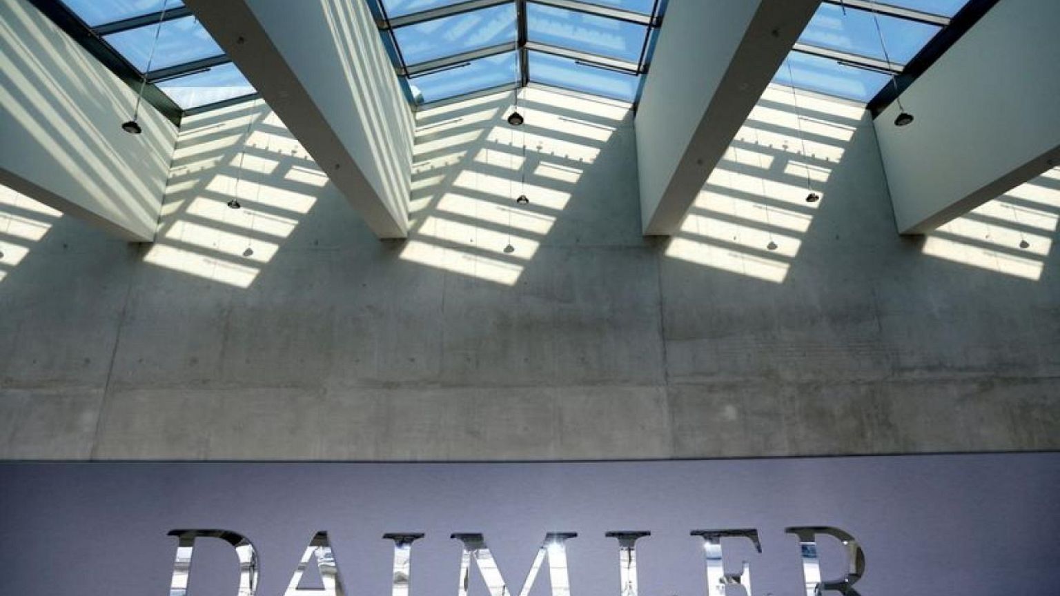 Daimler expects chips to remain scarce in 2022