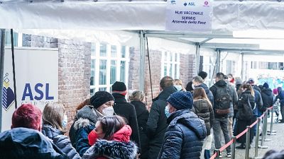Le prime somministrazioni non si fermano: ieri sono state 54.645 Le prime somministrazioni non si fermano: ieri sono state 54.645