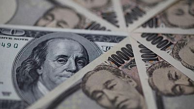Yen wallows as Omicron fears subside and rate hikes loom