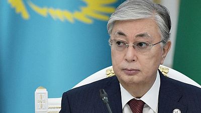 رئيس قازاخستان يتوعد برد حازم على الاحتجاجات العنيفة