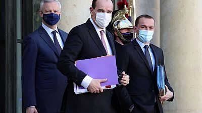 رئيس وزراء فرنسا لا يؤيد فرض التطعيم الإجباري لكوفيد