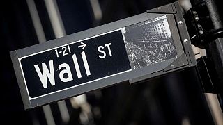 Wall St abre dispar en medio debilidad de acciones tecnológicas y alza de bancarias