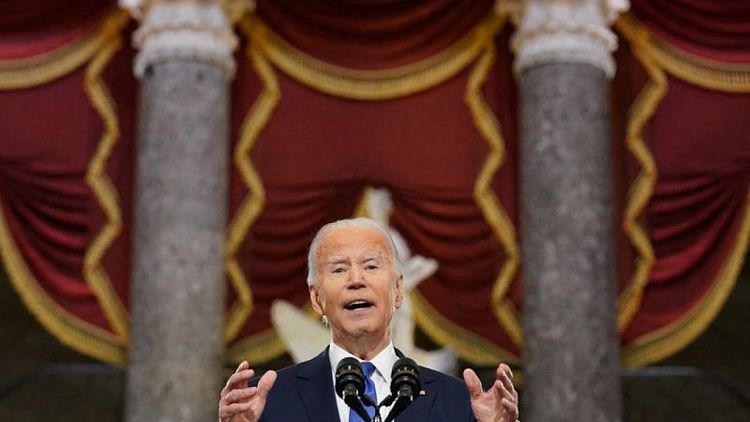 Biden llama a Trump amenaza para la democracia en aniversario de asalto al Capitolio