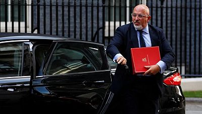 Secretario británico apoya reducir período de aislamiento por COVID-19 para aliviar mercado laboral