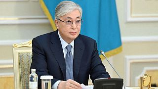 El presidente de Kazajistán dice que mineras deben pagar más impuestos