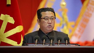 Kim pide más "músculo militar" en Corea del Norte tras supervisar el ensayo de un misil hipersónico
