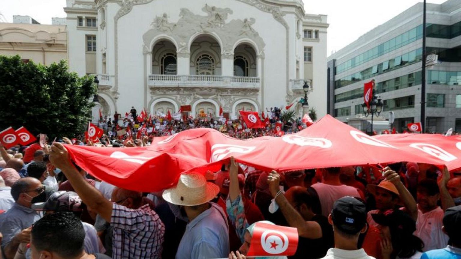 Tunisia press syndicate says state TV bars political parties