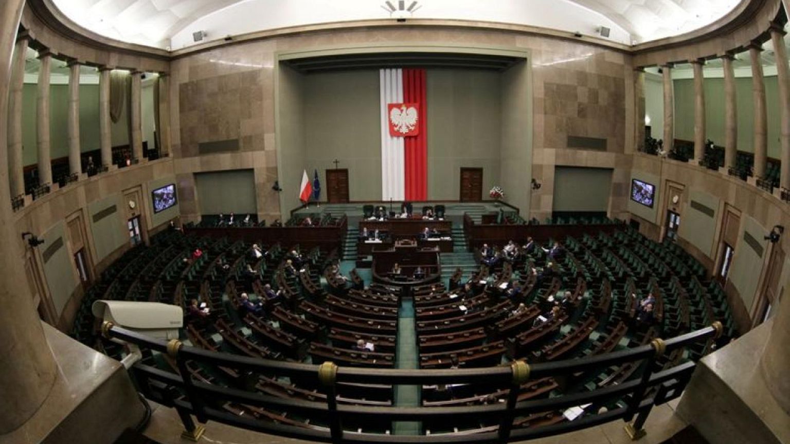 Poland moves closer to appointing new central bank rate-setters